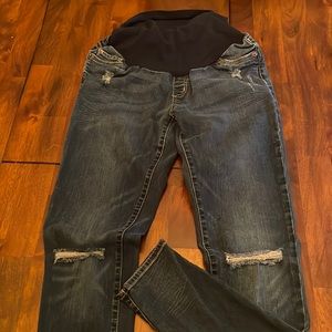 A Pea in the Pod, “led” luxe maternity jean